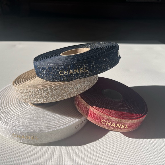 Chanel White Fuzzy Sweater Ribbon Roll - Picture 2 of 8